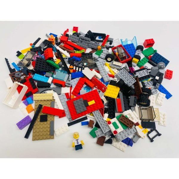 Lego Creative Mixed Pack! Includes Free Minifigure!